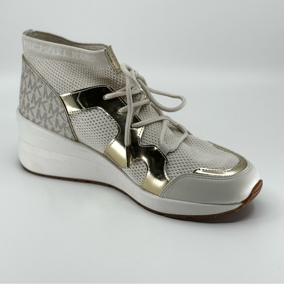 Michael Kors Markie Bootie Soft Stretch, Size 9, New in Box - Picture 7 of 13